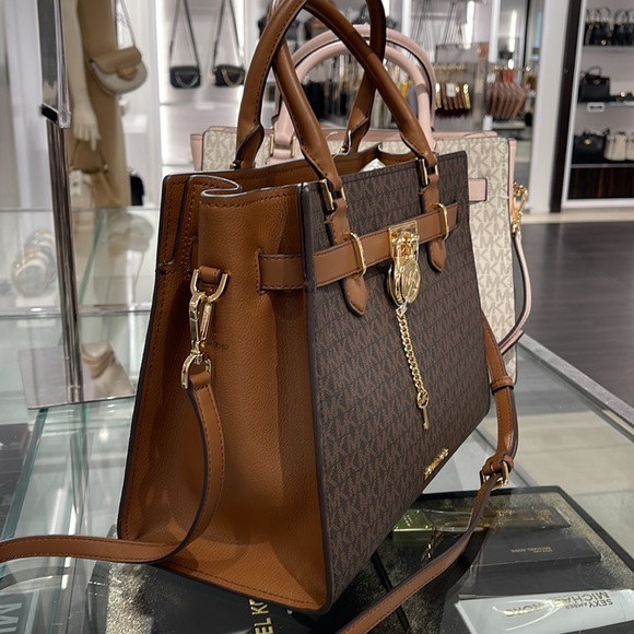MICHAEL KORS 
Hamilton Medium Logo Satchel
Brown Signature
NWT - Picture 5 of 16